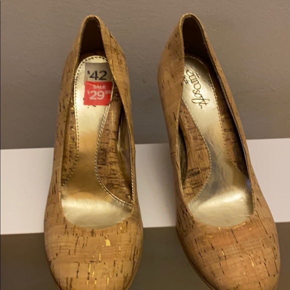 High heels - Picture 3 of 3